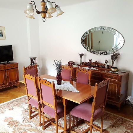 Casa Bunicilor Villa Colonia Sase Martie Ngoại thất bức ảnh