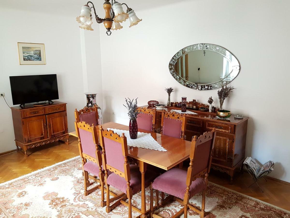 Casa Bunicilor Villa Colonia Sase Martie Ngoại thất bức ảnh
