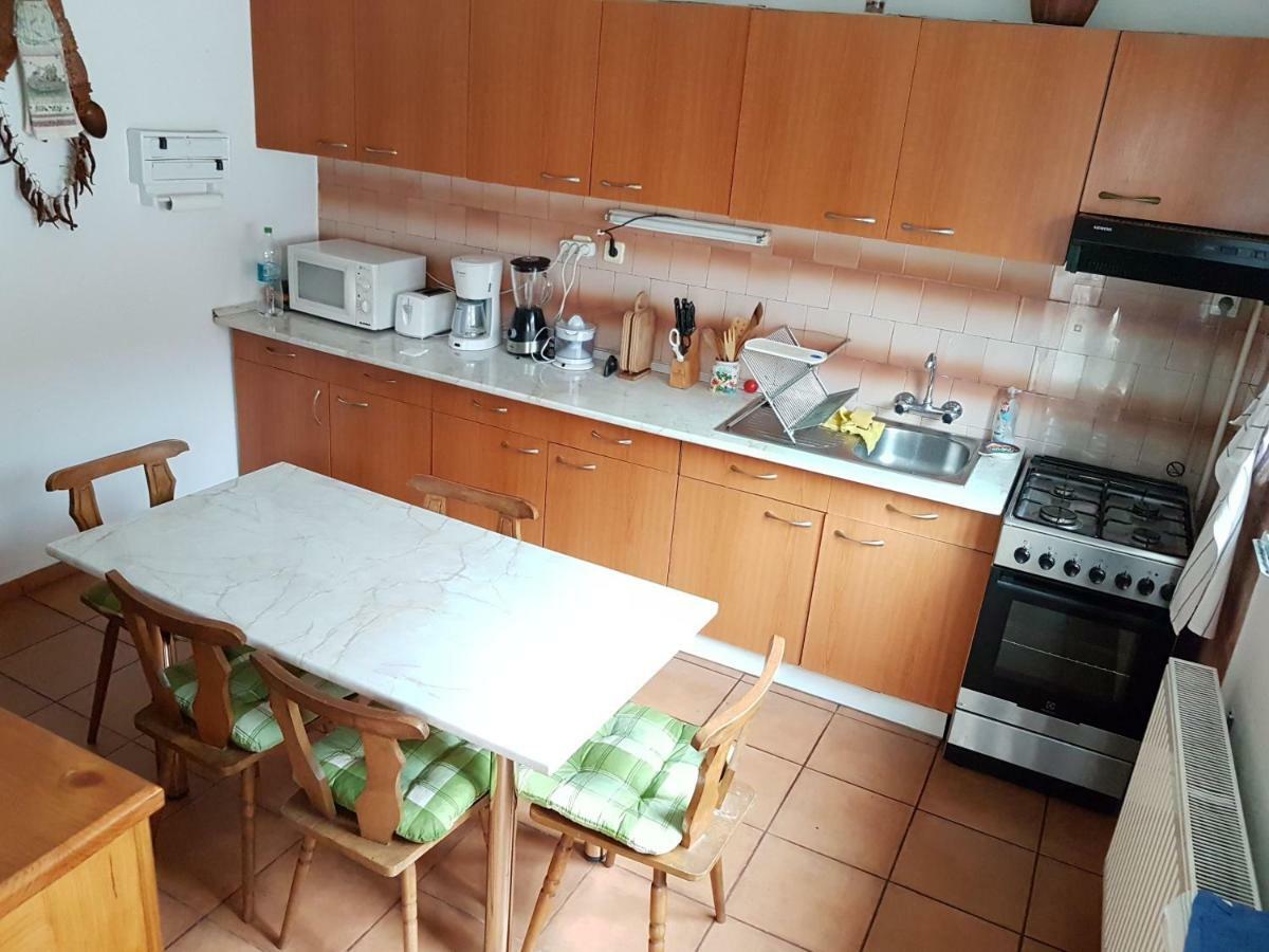Casa Bunicilor Villa Colonia Sase Martie Ngoại thất bức ảnh